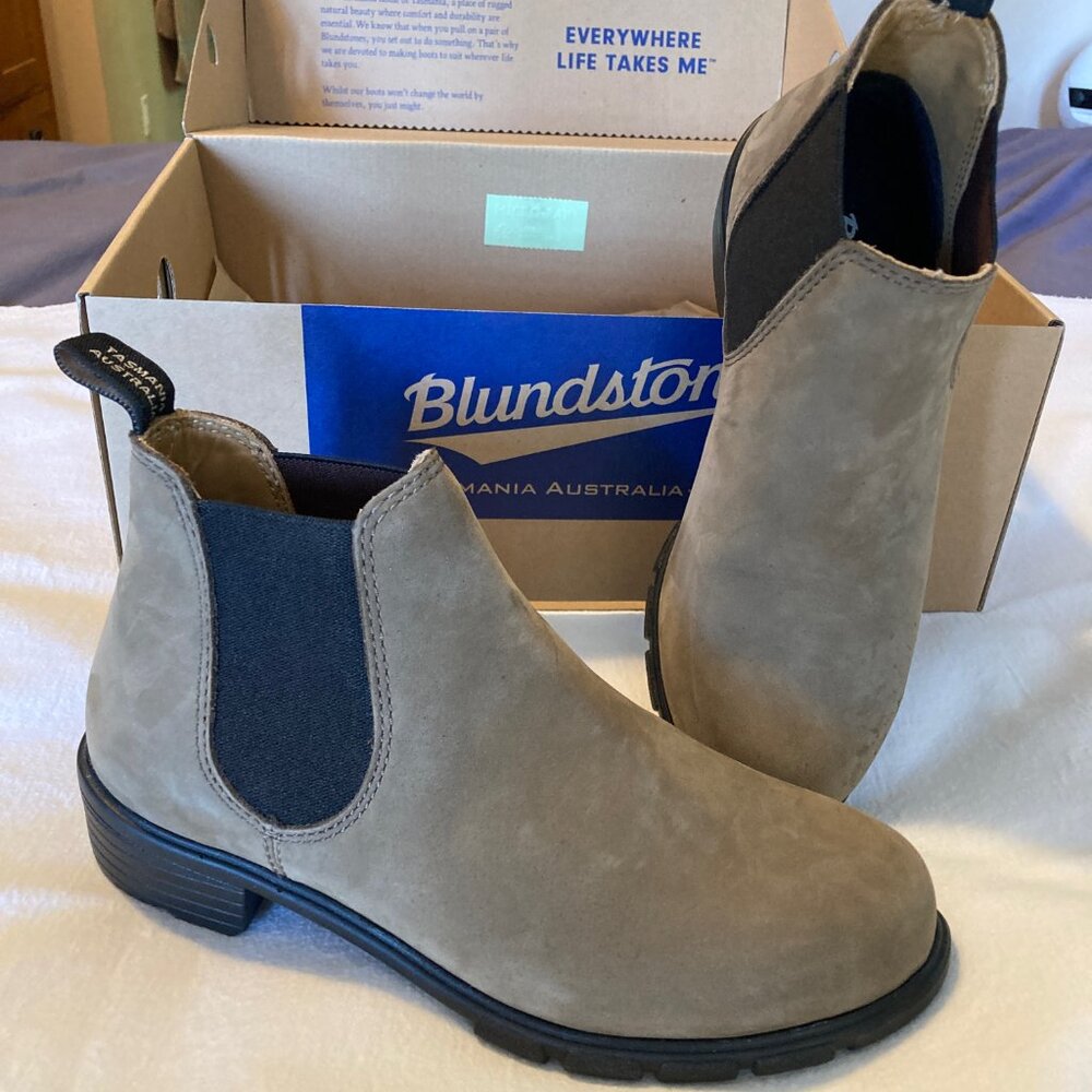 Blundstone Tan Ankle Booties